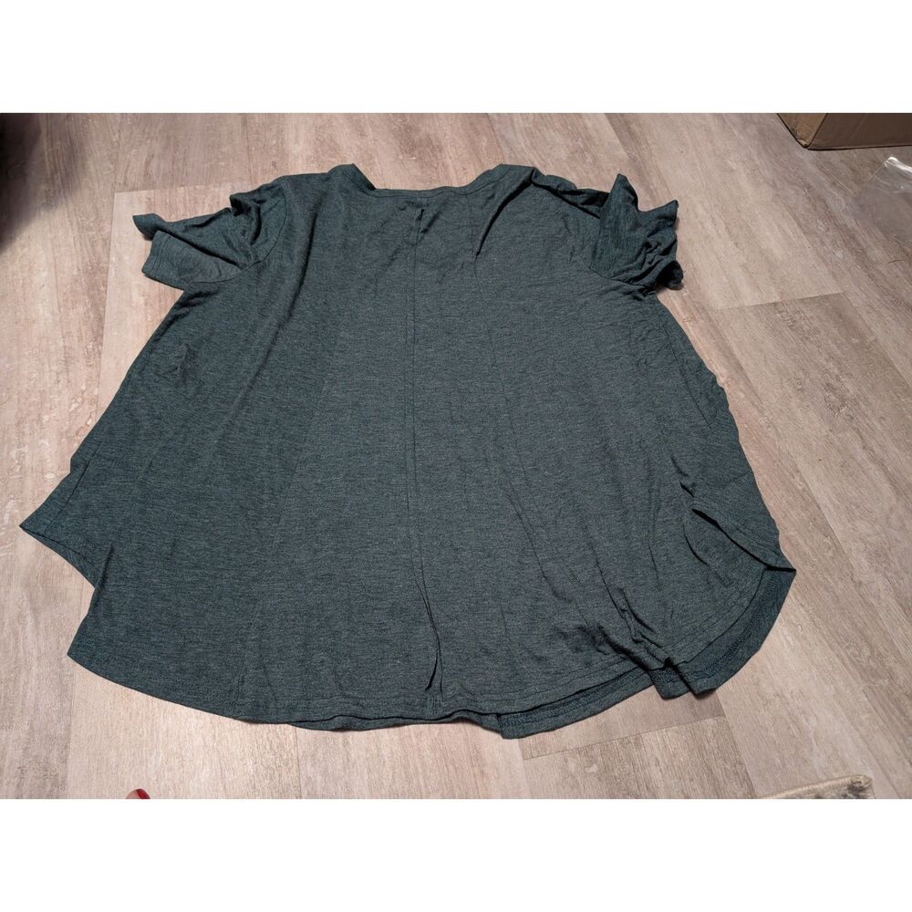 blouse - Picture 2 of 3